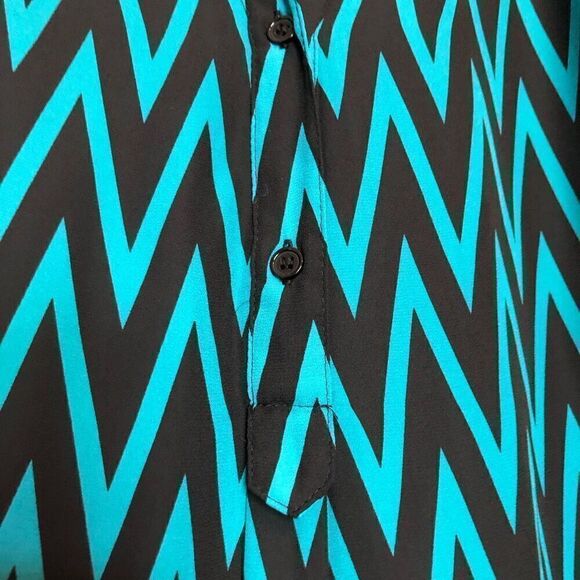 TACERA - NWOT 🎉HPx2🎉 L Sz L Tunic-Length 3/4-Button Chevron Blouse/Black & Teal - Picture 4 of 13